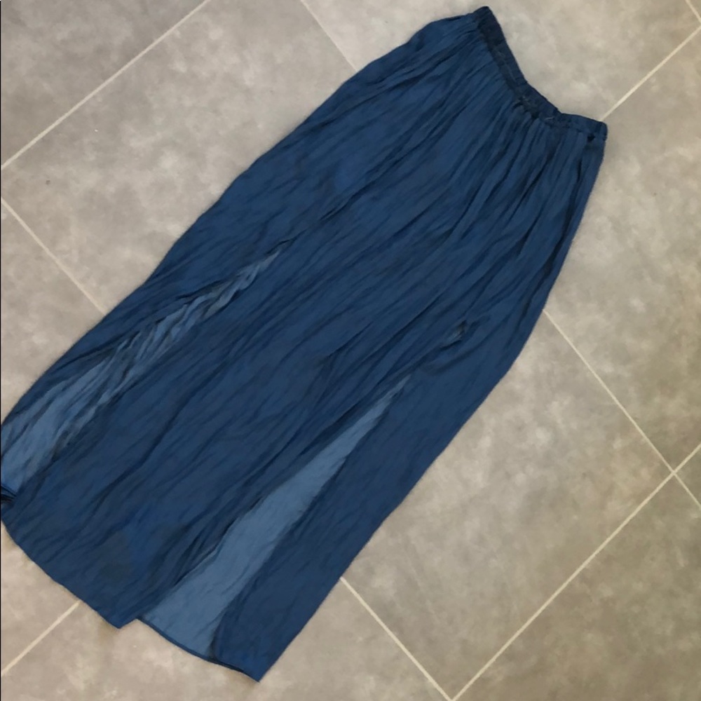 Maxi skirt with slits